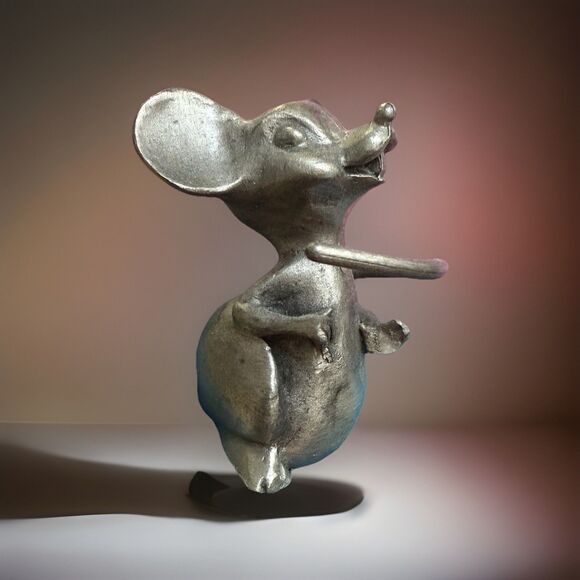 Vintage Hudson WF Fine Pewter Figurine Big Ears Mouse Seated Tail Wrapped Around - Picture 1 of 5